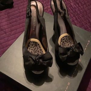 Kate Preston black platform pump. Size 6.5 great condition.